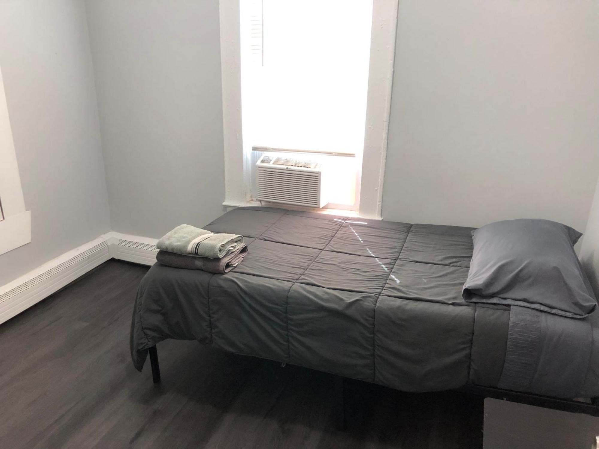 Private 2-Bedroom With Free Parking And Direct Bus To Nyc Manhattan Only 2 Blocks Away Linden Exterior photo
